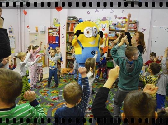 Piąty dzień ferii zimowych w przedszkolu - Kino w piżamach i gość specjalny!