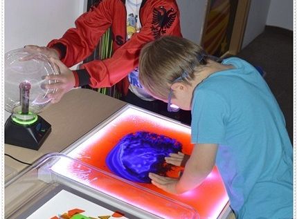 Za co starszaki uwielbiają kolorową planetę?