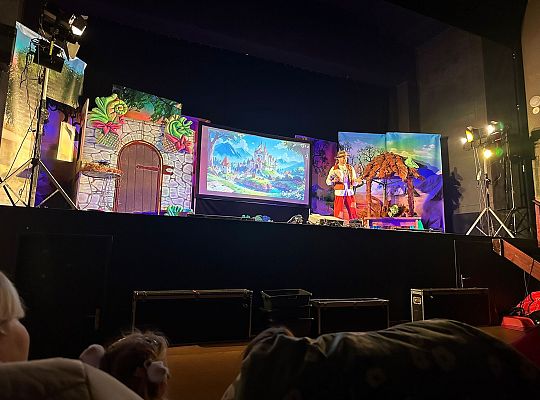 Teatrzyk dla dzieci  pt."Szewczyk Dratewka"